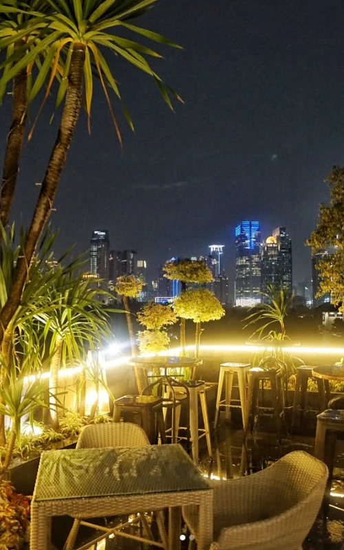 cafe Upstairs rooftop Jakarta
