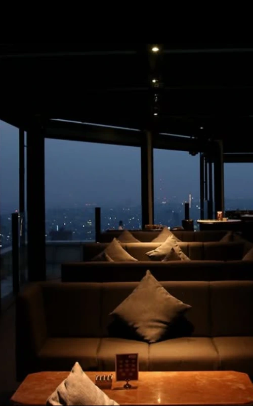 cafe rooftop Jakarta terdekat